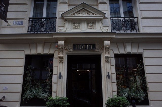 パリのエトワール凱旋門周辺の ル 10ビス ホテル はおしゃれで居心地抜群 タビホリ